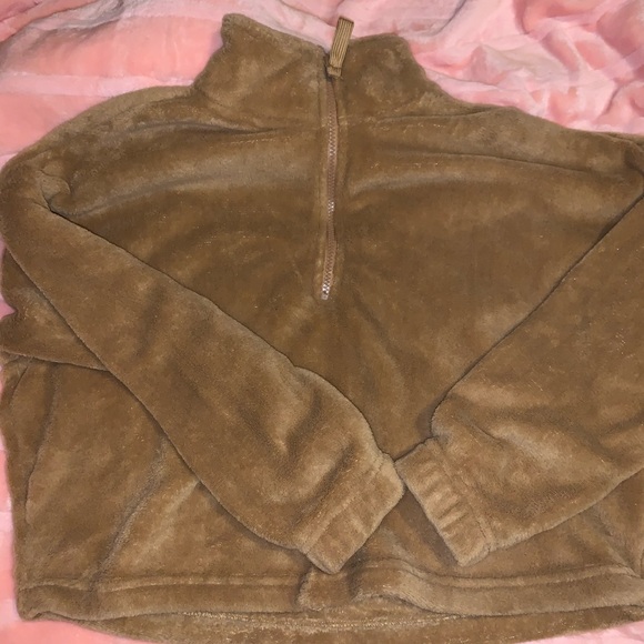 Cropped fuzzy sweater - Picture 2 of 2